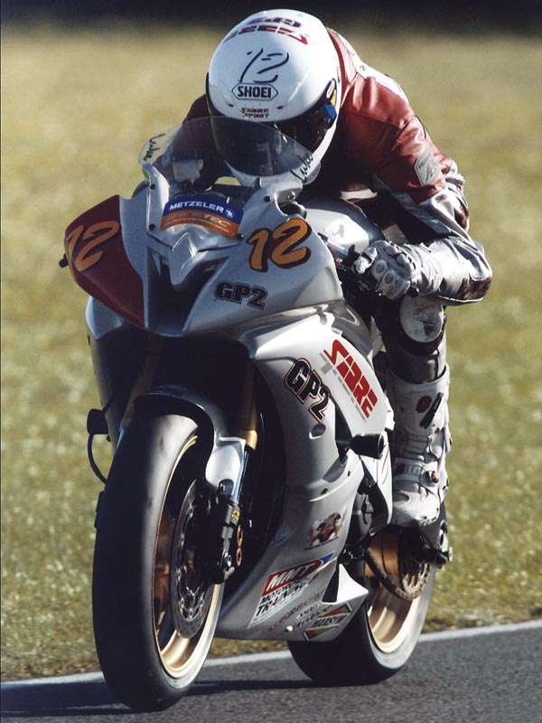 Luke full Throottle on the yamaha he finished the season second in the 2009 BSB600 super stock championship