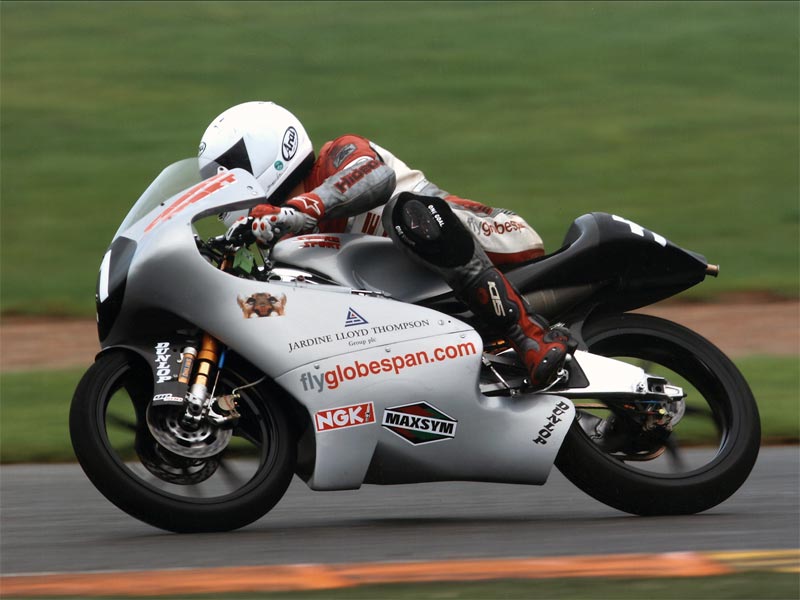 Luke on the Sabre Sport 2006Aprilia RSW 125 at Valencia during the 2006 Spainish Championship