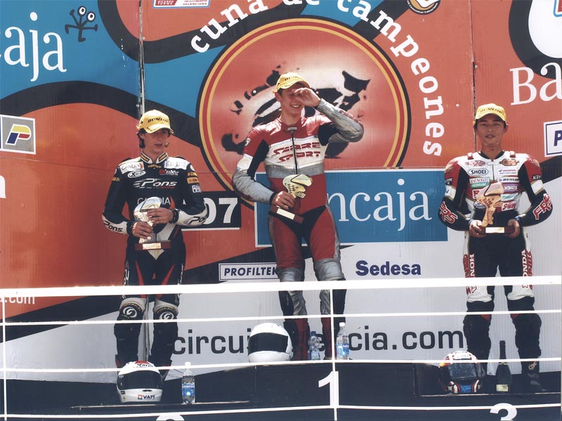 Luke winning the 2005 Spainish Catalayn championship on the Sabre Honda 125