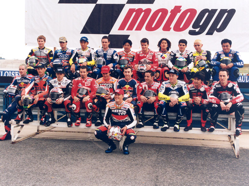 The 2000 GP500-Grid - Sabre Sports rider Shane Norval is top left.