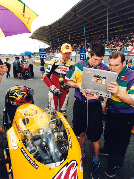 A last minute check on the grid with Johan Stigefelt